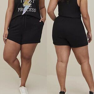 Torrid Womens NWT Black Mid Rise Everyday Fleece Patch Pocket Active Shorts 2X